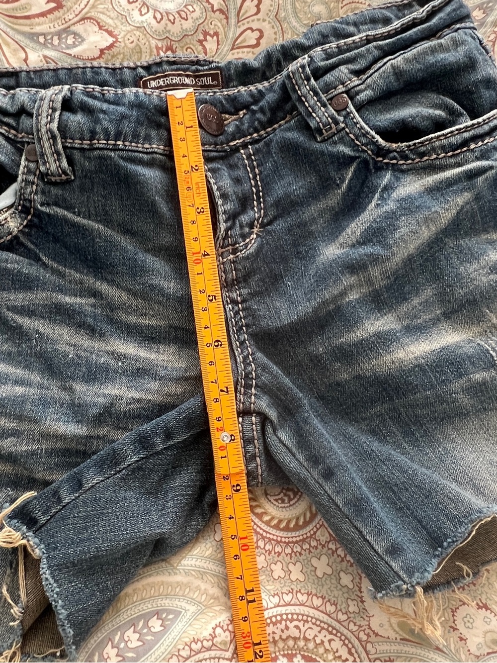 Underground Distressed Raw Hem Denim Cutoff Shorts - Faded Blue Size 9 - Picture 12 of 12